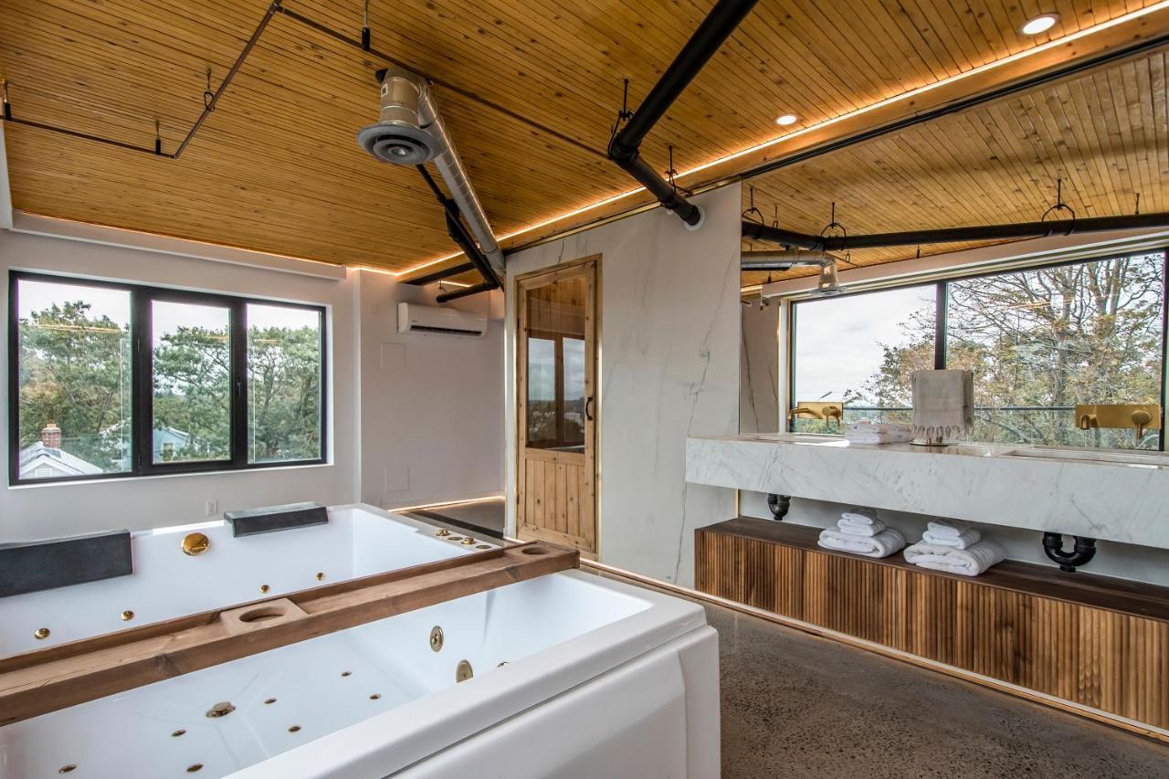 The Halifax Rooftop - Cozy Spa B&B Exterior photo